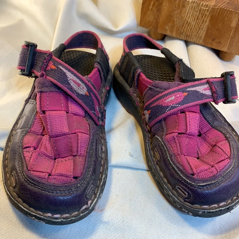 Chaco kid’s slide in/back strap wonderful shoes!